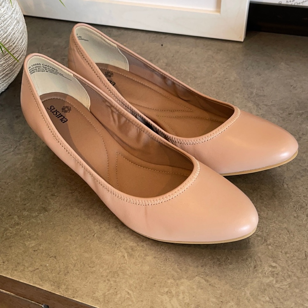 Blush color low wedge shoes